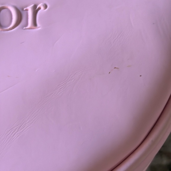 Dior round pink makeup bag - Picture 3 of 13